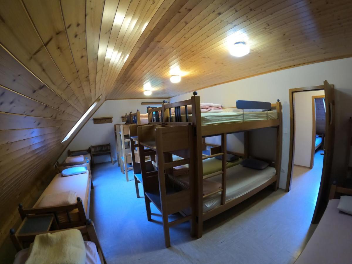 Pus Bavsica Vandrerhjem Log pod Mangartom Eksteriør bilde